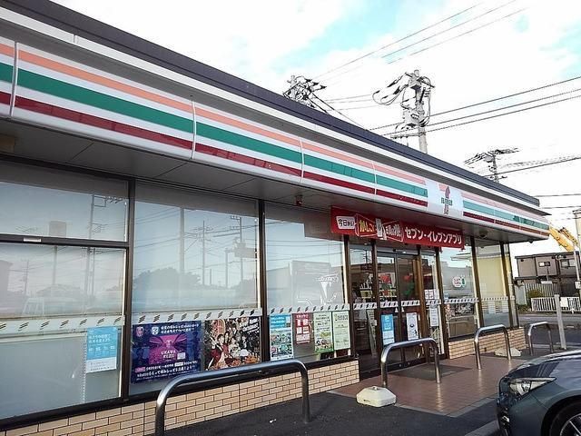 近くのセブンイレブンレイクタウン５丁まで550m（徒歩7分）