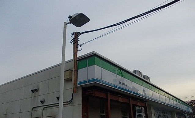 近くのファミリーマートまで287m(徒歩4分)