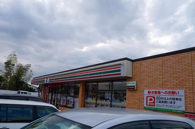 近くのセブンイレブン裾野二ツ屋店まで750m(徒歩10分)