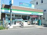 近くのファミリーマート白岡駅東口店まで450m(徒歩6分)