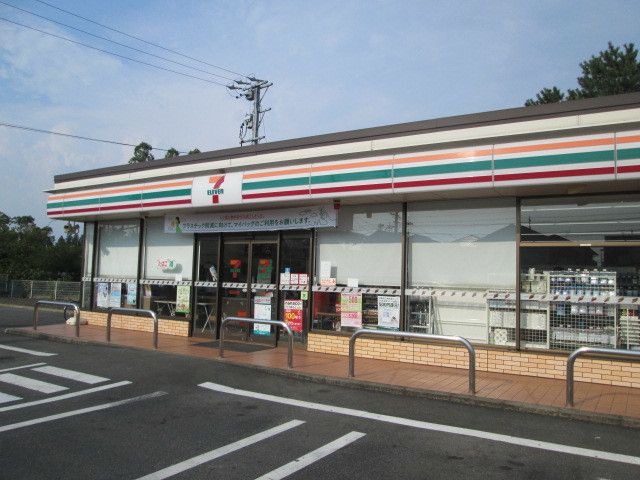 近くのセブンイレブンまで950m（徒歩12分）