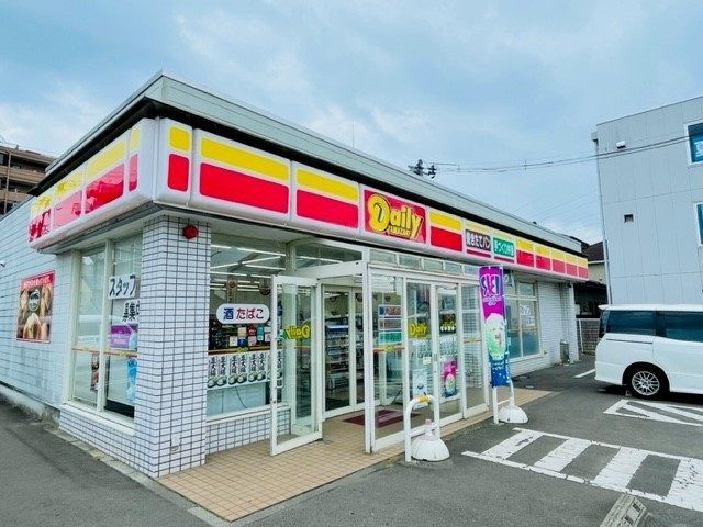 近くのデイリーヤマザキ南仙台店まで43m(徒歩1分)