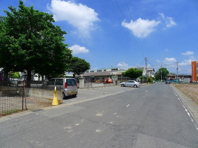 近くの愛育保育園まで1,200m（徒歩15分）