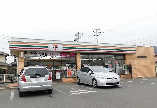 近くのセブンイレブンまで850m（徒歩11分）