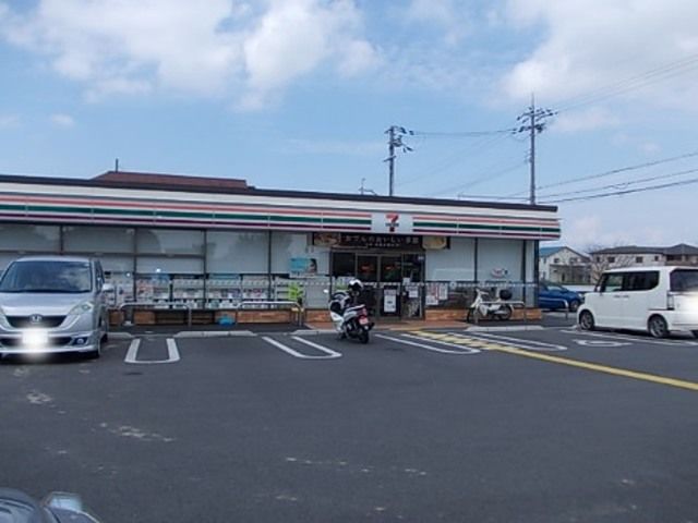 近くのセブンイレブン栗東中沢店まで640m（徒歩8分）