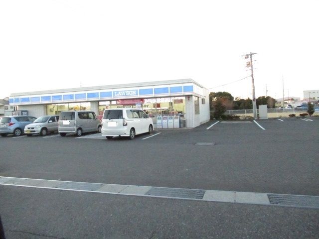 近くのローソンまで1,800m（徒歩23分）