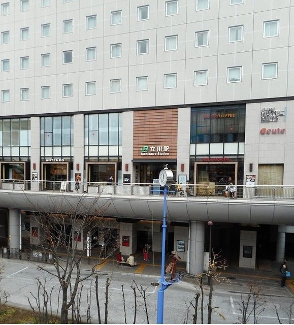 近くのJR立川駅まで1,120m(徒歩14分)