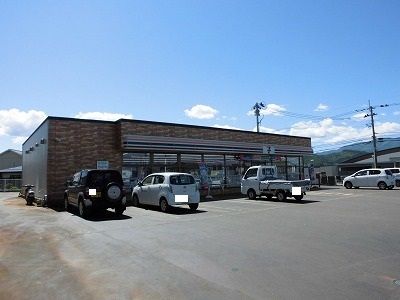 近くのセブンイレブンまで200m（徒歩3分）