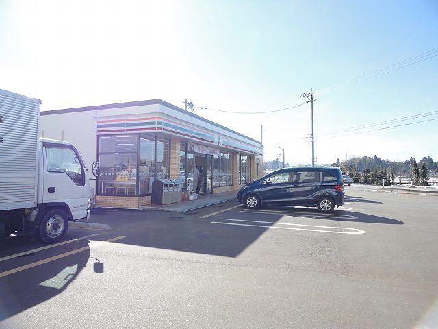 近くのセブンイレブンまで200m（徒歩3分）