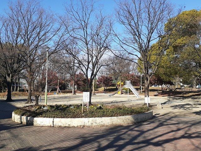 近くの川田公園まで800m（徒歩10分）