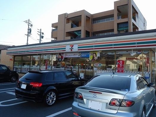 近くのセブンイレブン平坂楠村店まで350m(徒歩5分)