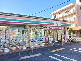 近くのセブンイレブンまで450m（徒歩6分）