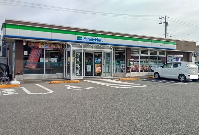 近くのファミリーマート印西木下店まで1,300m(徒歩17分)