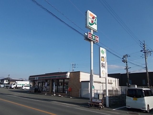 近くのセブンイレブンまで200m(徒歩3分)