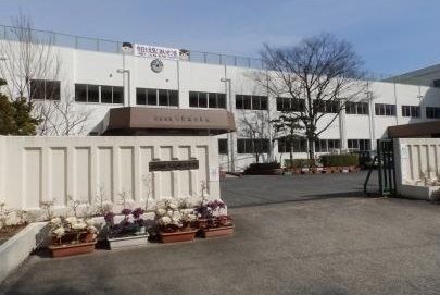 近くの広島市立久地南小学校まで600m(徒歩8分)