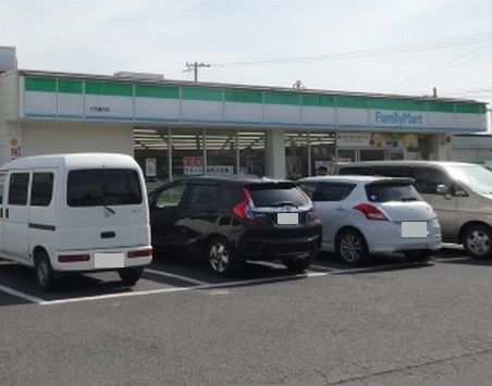 近くのコンビニまで450m（徒歩6分）