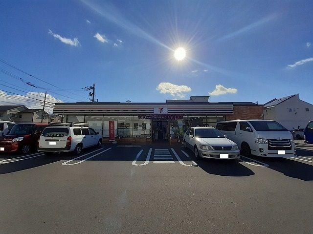 近くのセブンイレブン西長戸店様まで450m（徒歩6分）