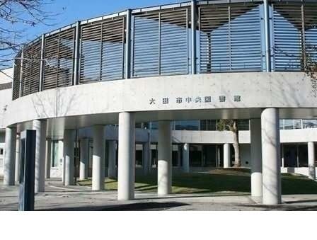 近くの大田市中央図書館まで2,200m（徒歩28分）
