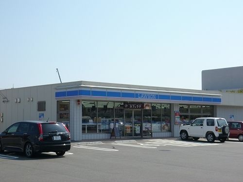 近くのコンビニまで650m（徒歩9分）