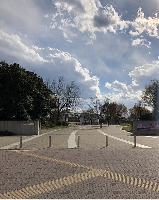 近くの公園まで1,300m（徒歩17分）