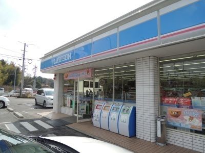近くのローソン海土路店まで850m（徒歩11分）