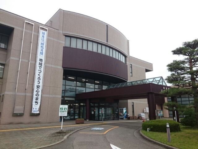 近くの新潟市江南区役所まで550m（徒歩7分）