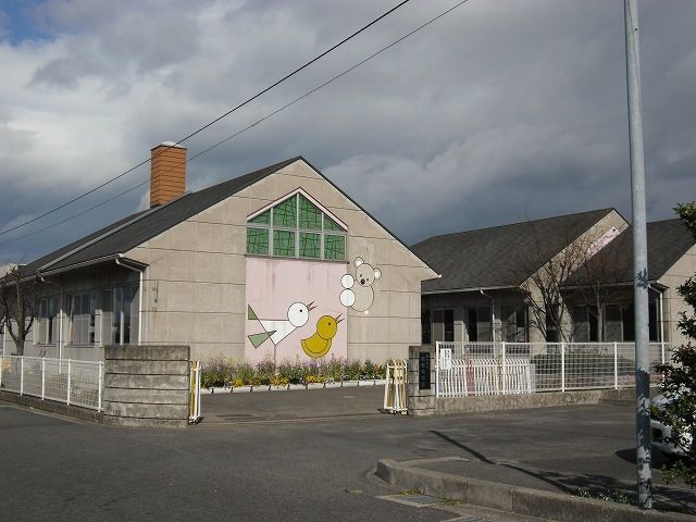 近くの幼稚園・保育園まで630m（徒歩8分）