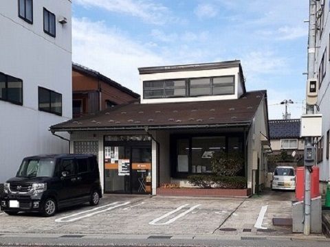 近くの富山大泉郵便局まで500m（徒歩7分）