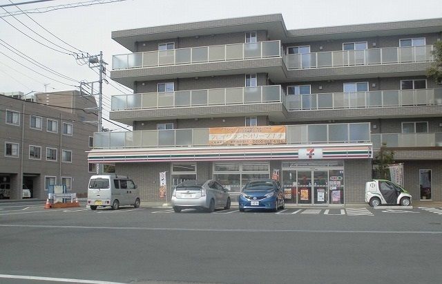 近くのセブンイレブンまで350m（徒歩5分）
