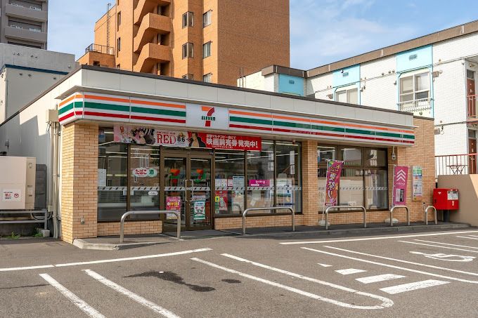 近くのコンビニまで150m（徒歩2分）