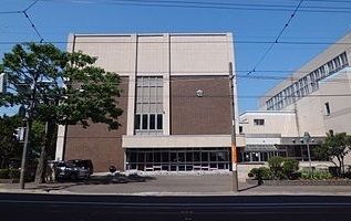 近くの中島中学校まで350m（徒歩5分）