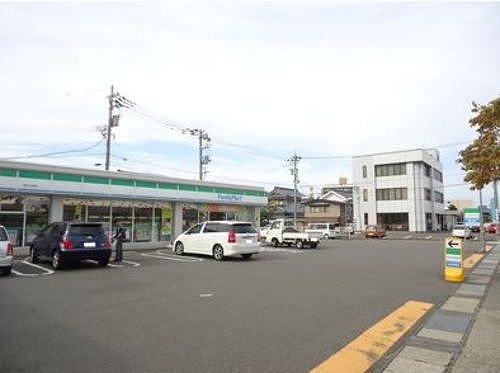 近くのコンビニまで1,300m（徒歩17分）