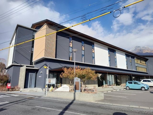 近くの湯布院庁舎まで850m（徒歩11分）