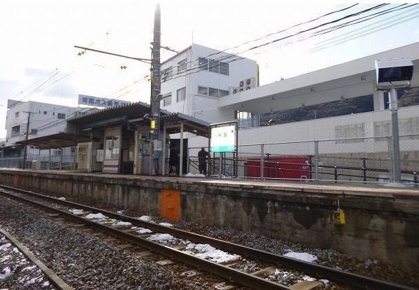 近くの中島駅まで930m（徒歩12分）