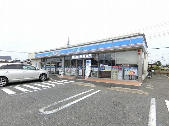 近くのローソン太田龍舞店まで350m（徒歩5分）