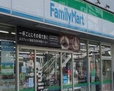 近くのコンビニまで450m（徒歩6分）