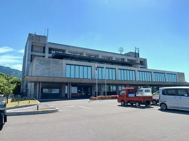 近くの海南市役所様まで720m（徒歩9分）