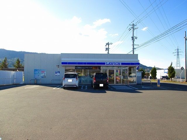 近くのローソン泉町店まで500m（徒歩7分）