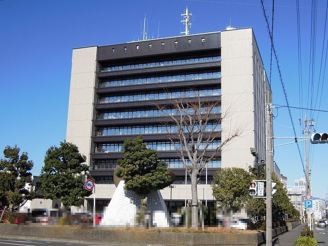 近くの静岡市役所清水庁舎・清水区役所まで1,600m（徒歩20分）