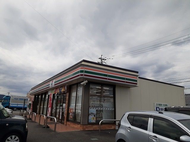 近くのセブンイレブン田野中ノ原店まで750m(徒歩10分)