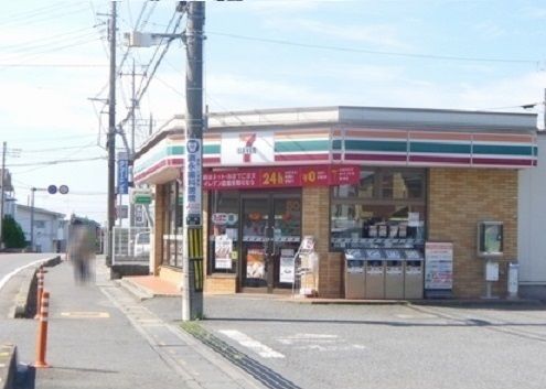 近くのコンビニまで500m（徒歩7分）