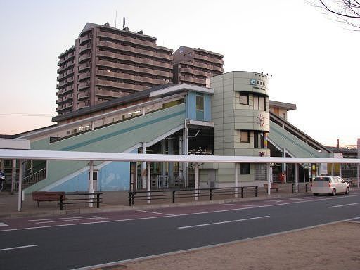 近くの内房線君津駅まで1,300m（徒歩17分）
