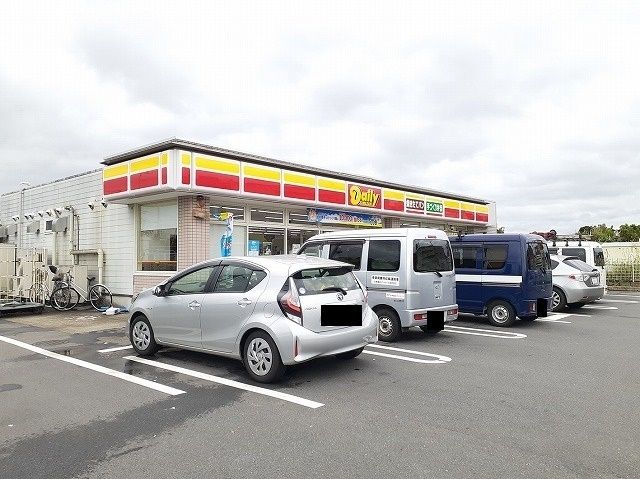 近くのデイリーヤマザキまで200m（徒歩3分）