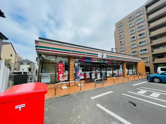 近くのセブンイレブン南仙台駅前店まで450m(徒歩6分)