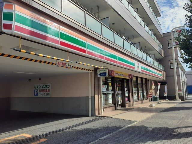 近くのコンビニまで114m（徒歩2分）