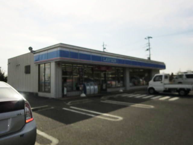 近くのコンビニまで800m（徒歩10分）