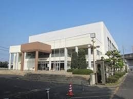 近くの美里町民体育館まで3,400m(徒歩43分)
