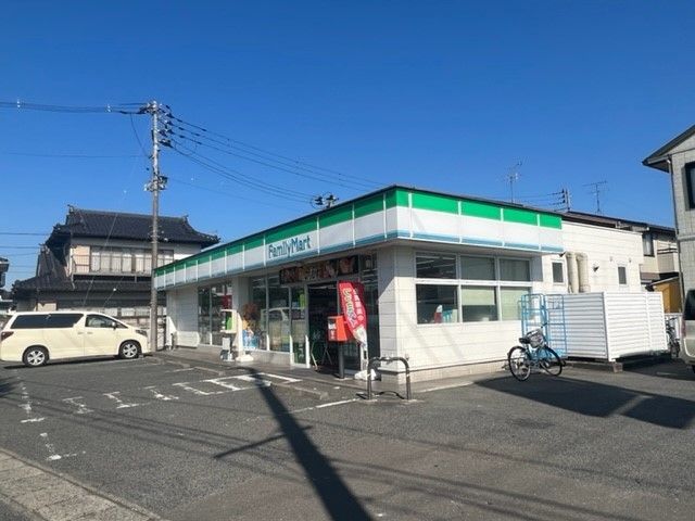 近くのファミリーマート岩沼吹上１丁目まで1,400m（徒歩18分）