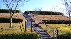 近くのさくらの丘公園まで2,100m（徒歩27分）
