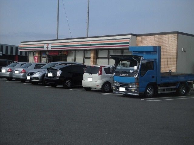 近くのセブンイレブンテクノポリス店まで450m（徒歩6分）